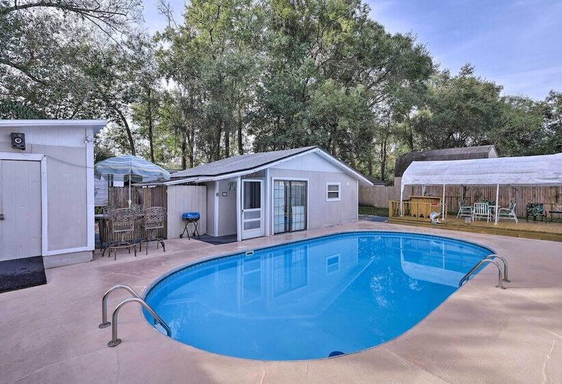 Fern Park House W/ Pool: New Patio & Fire Pit!
