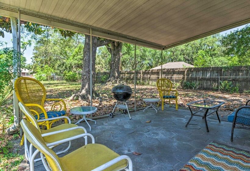 Walk To Beach: Fort Walton Coastal Retreat