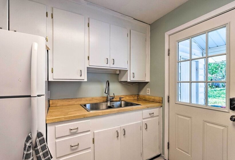 Walk To Beach: Fort Walton Coastal Retreat