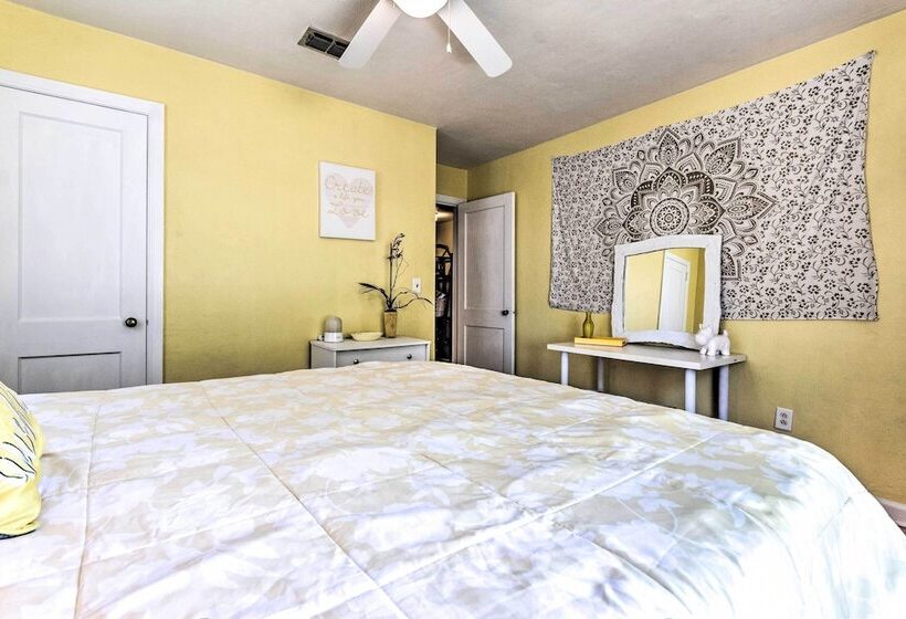 Walk To Beach: Fort Walton Coastal Retreat