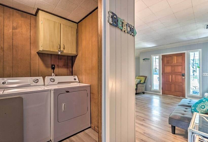 Walk To Beach: Fort Walton Coastal Retreat