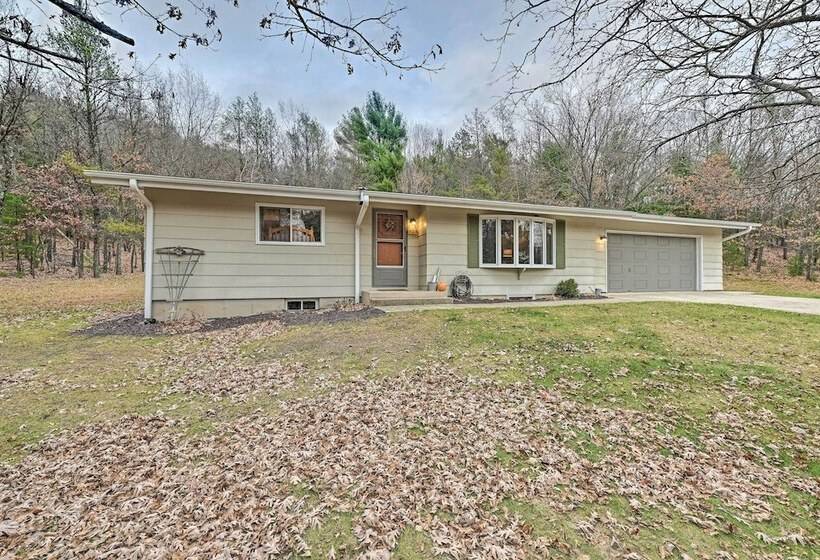 Four Season Home On Scenic Bluff Country Acreage!