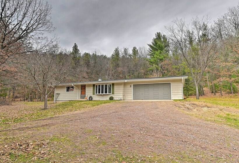 Four Season Home On Scenic Bluff Country Acreage!