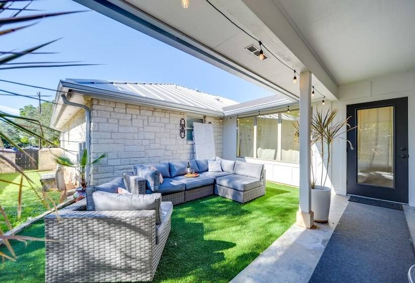 Fredericksburg  Regan Cottage  W/ Hot Tub!