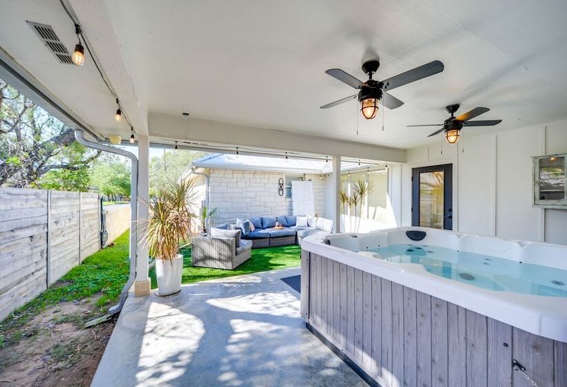 Fredericksburg  Regan Cottage  W/ Hot Tub!