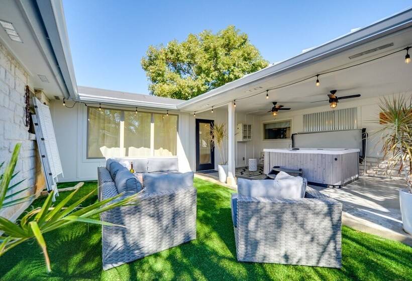 Fredericksburg  Regan Cottage  W/ Hot Tub!