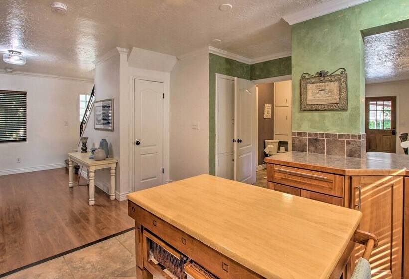 Fun, Fresh Ogden Abode W/ Patio & Grill!