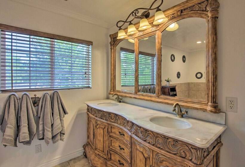 Fun, Fresh Ogden Abode W/ Patio & Grill!