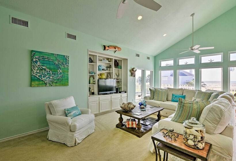 1 Block To Beach: Family Getaway In Galveston!