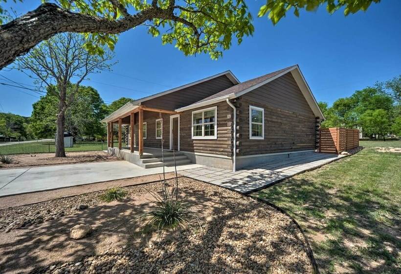 Gorgeous Cabin W/ Pergolas, Walk To River!