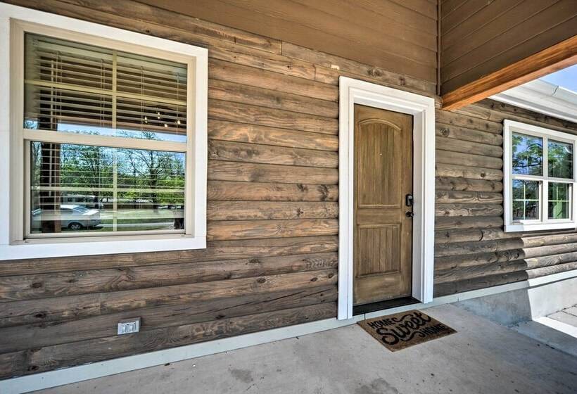 Gorgeous Cabin W/ Pergolas, Walk To River!