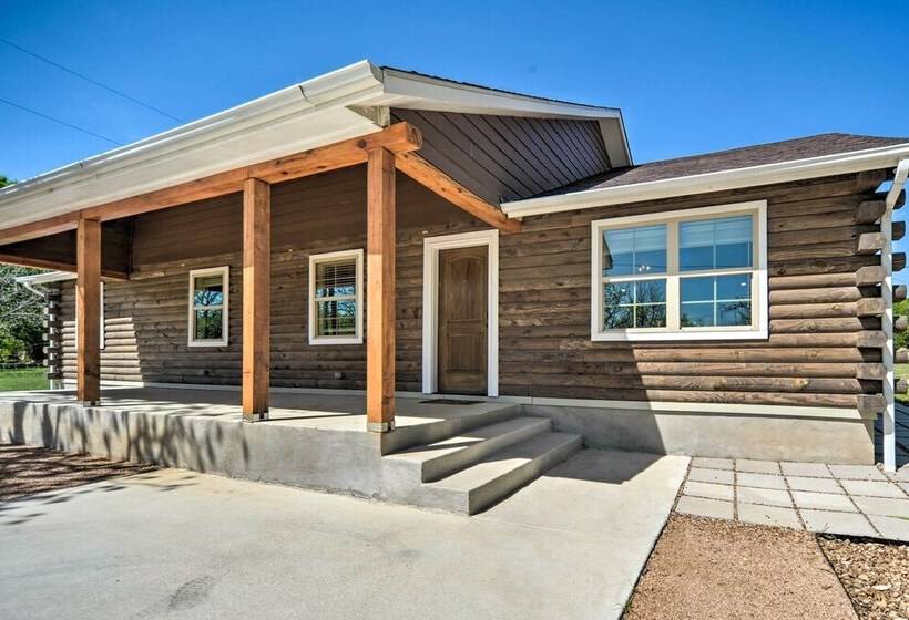 Gorgeous Cabin W/ Pergolas, Walk To River!