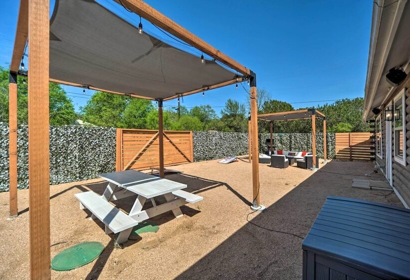 Gorgeous Cabin W/ Pergolas, Walk To River!