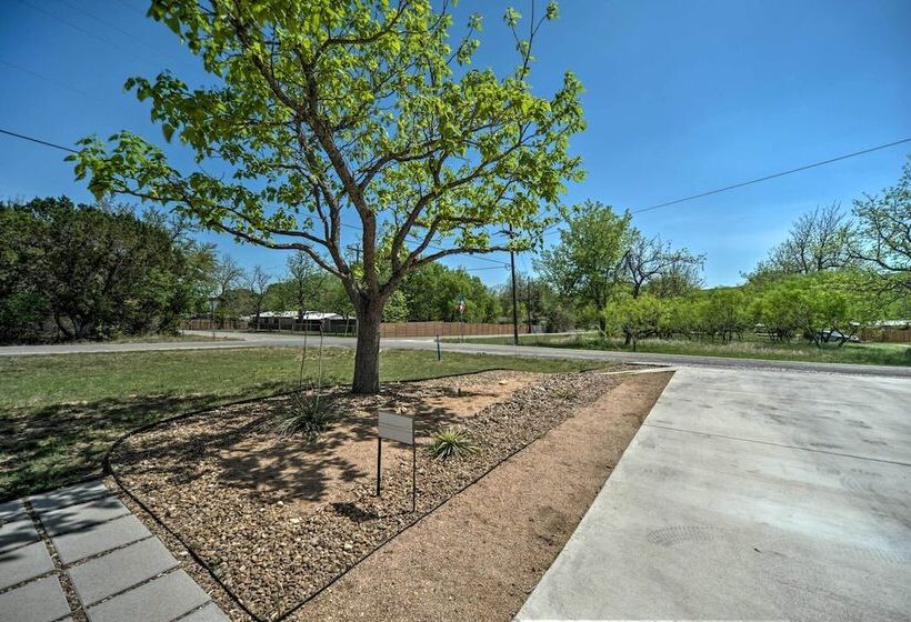 Gorgeous Cabin W/ Pergolas, Walk To River!