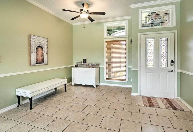 Gorgeous Hutto Home W/ Hot Tub, Pool, & Fire Pit!