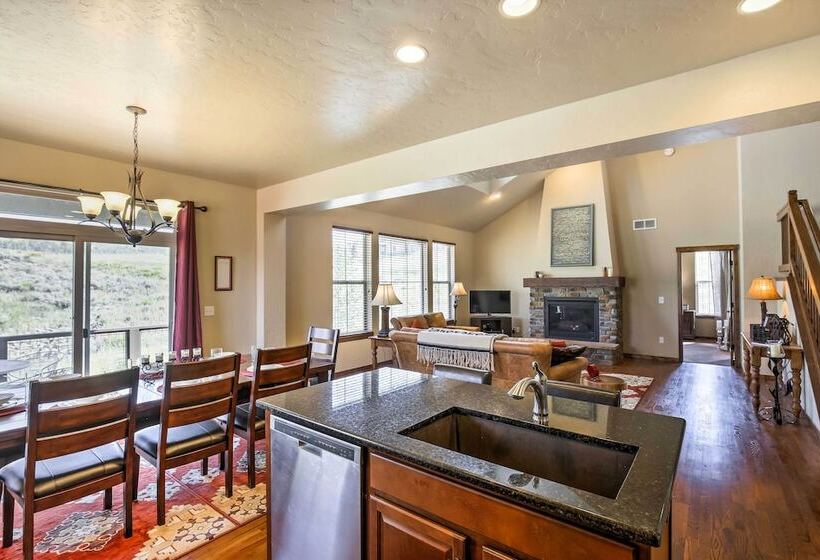 Patio, Fire Pit, & Ski Mountain View: Granby Home