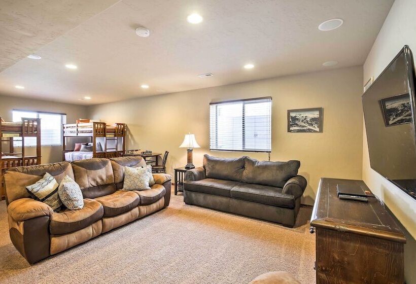 Patio, Fire Pit, & Ski Mountain View: Granby Home