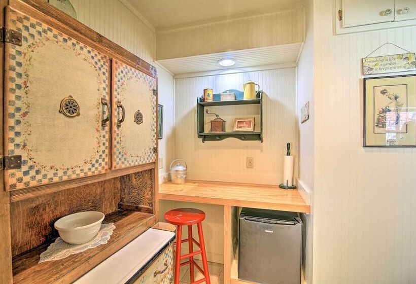 Grand Fredericksburg Retreat   Walk To Main St!