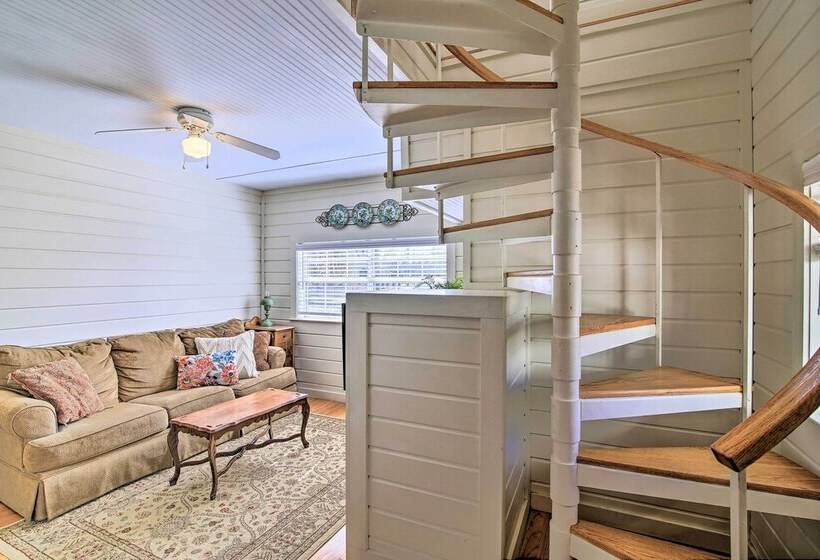 Grand Fredericksburg Retreat   Walk To Main St!