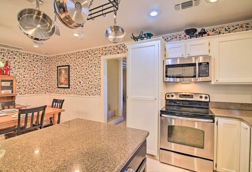 Grand Fredericksburg Retreat   Walk To Main St!