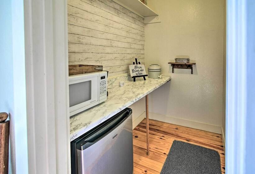 Grand Fredericksburg Retreat   Walk To Main St!