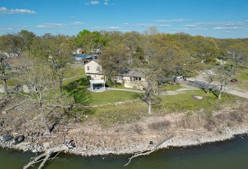 Shared Boat Ramp: Waterfront Home In Grove