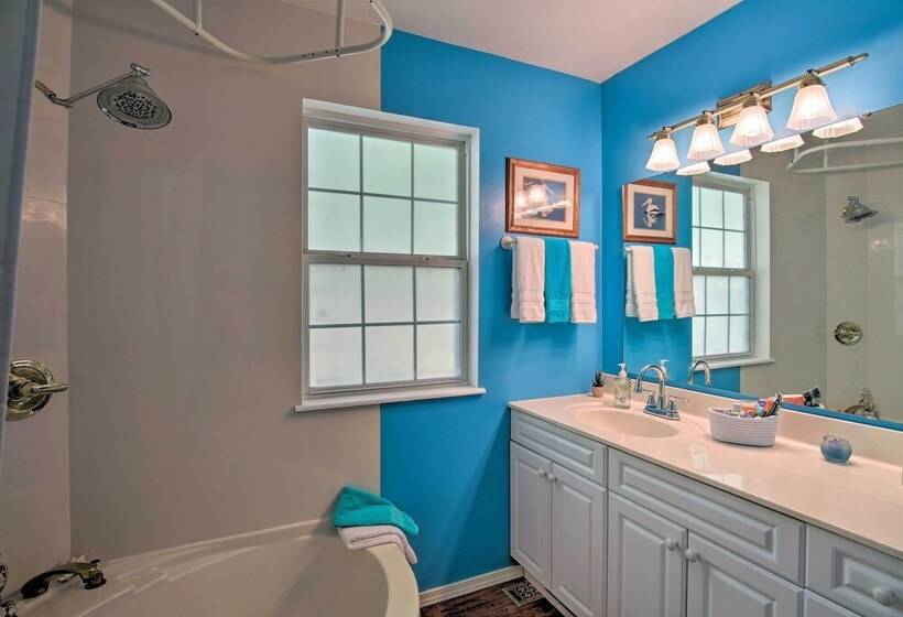 Shared Boat Ramp: Waterfront Home In Grove