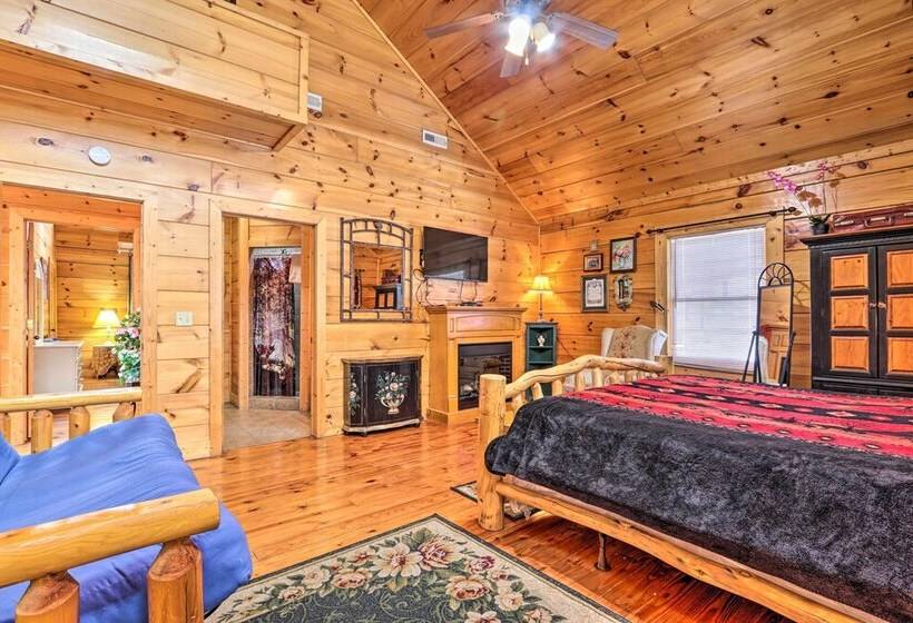 Grand Lodge W/ Hot Tub ~ 12 Mi To Gatlinburg!