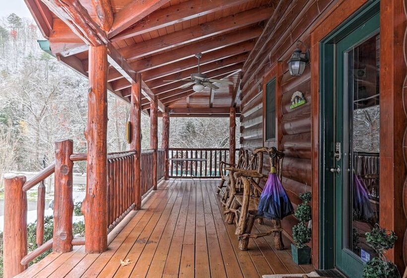 Grand Lodge W/ Hot Tub ~ 12 Mi To Gatlinburg!