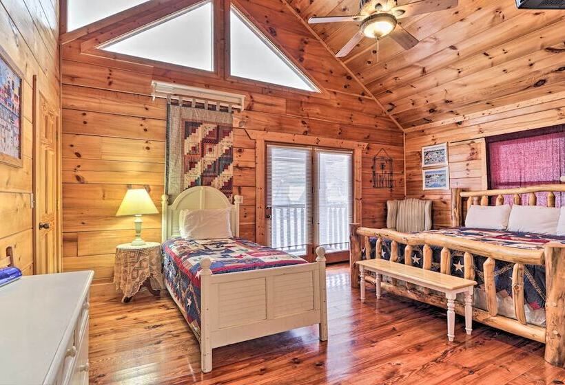 Grand Lodge W/ Hot Tub ~ 12 Mi To Gatlinburg!