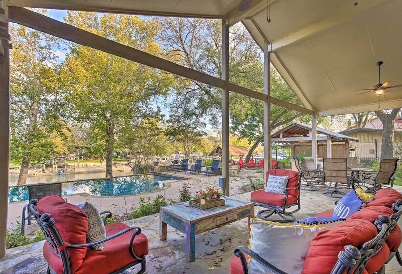 Guadalupe River Paradise W/ Hot Tub, Dock & Kayaks
