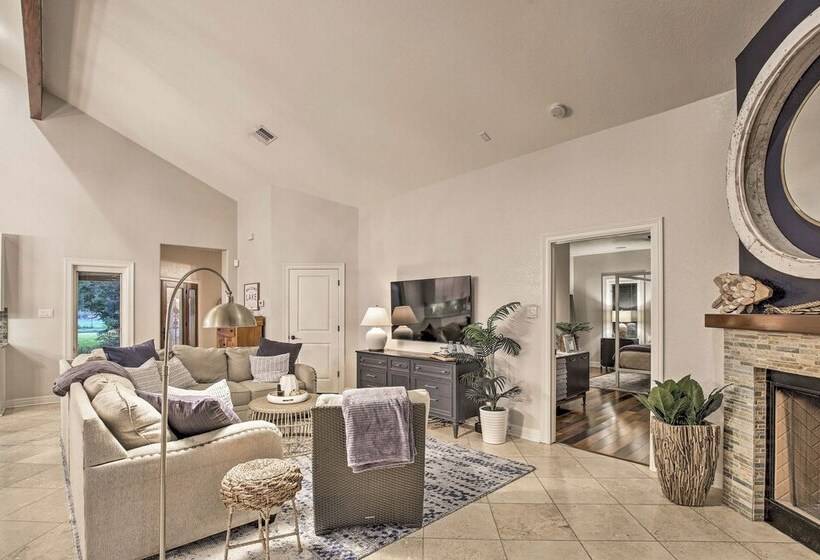 Guadalupe River Paradise W/ Hot Tub, Dock & Kayaks