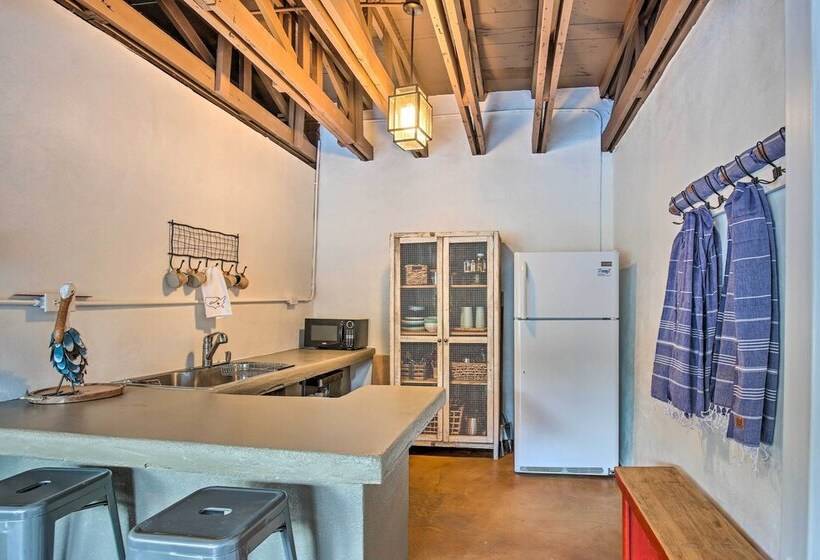 Guadalupe River Paradise W/ Hot Tub, Dock & Kayaks