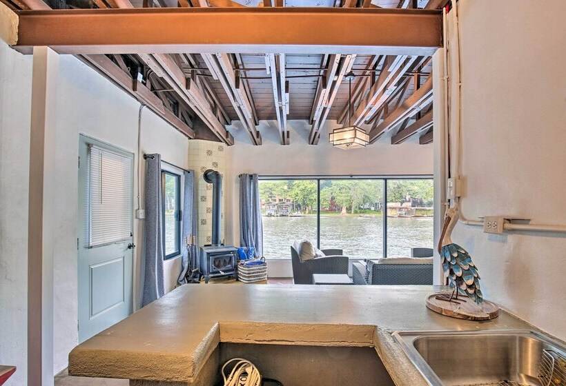 Guadalupe River Paradise W/ Hot Tub, Dock & Kayaks