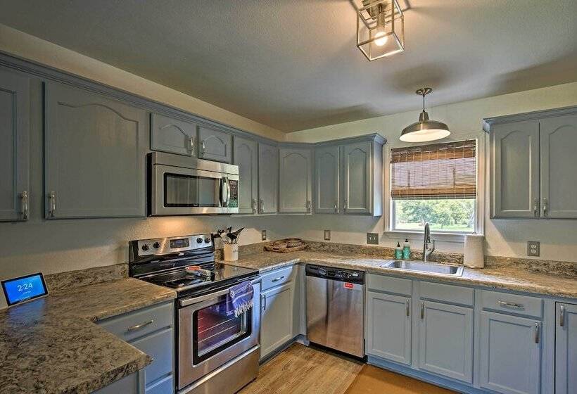 Guadalupe River Retreat W/ Private Yard