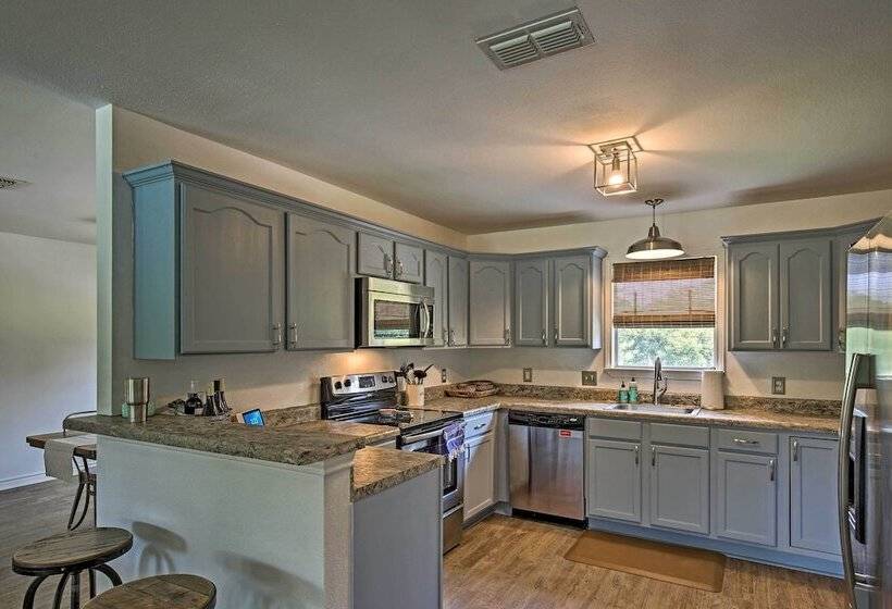 Guadalupe River Retreat W/ Private Yard