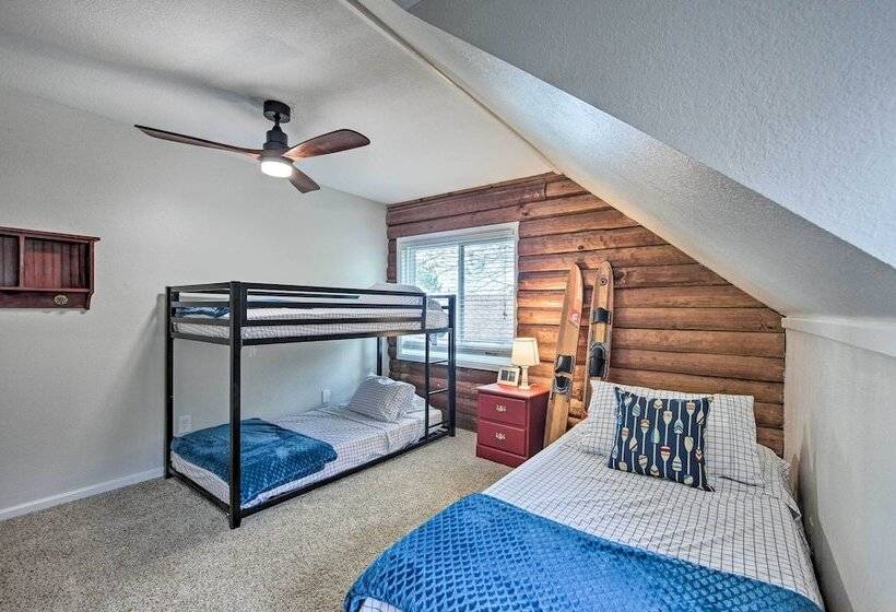 Gun Barrel City Home W/ Private Deck & Fire Pit