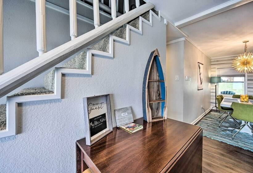 Gun Barrel City Home W/ Private Deck & Fire Pit