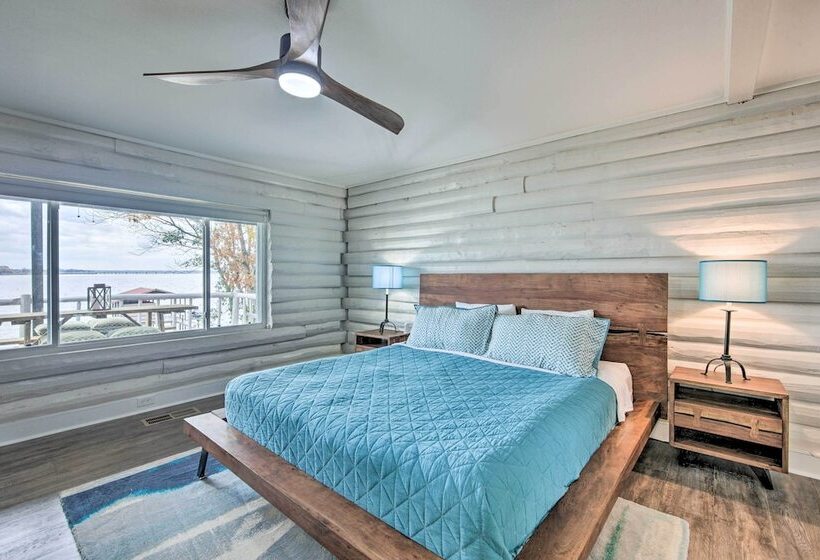 Gun Barrel City Home W/ Private Deck & Fire Pit