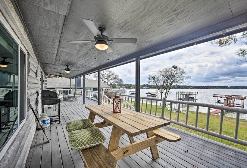 Gun Barrel City Home W/ Private Deck & Fire Pit