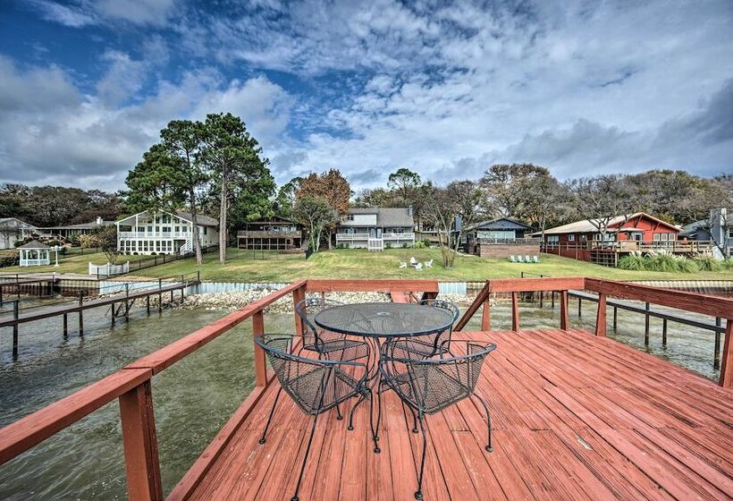 Gun Barrel City Home W/ Private Deck & Fire Pit