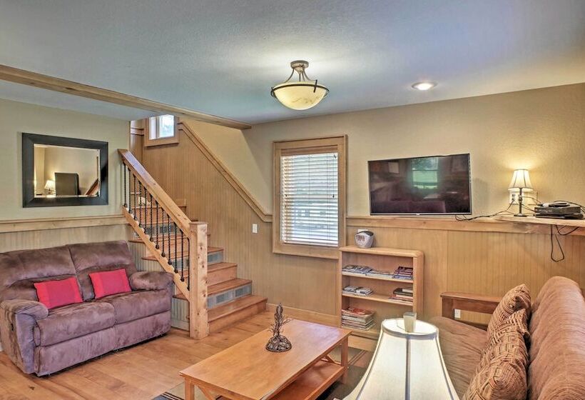 Guntersville Cabin W/ Fire Pit & Covered Porch