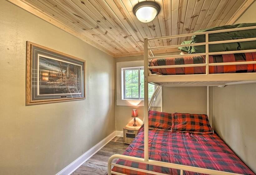 Hayward Cabin On Grindstone Lake: Bring Your Boat!