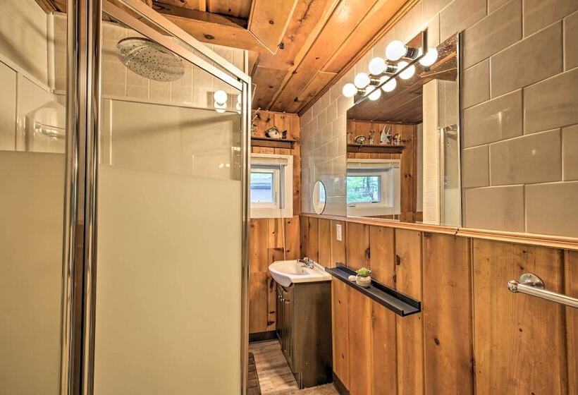 Hayward Cabin On Grindstone Lake: Bring Your Boat!