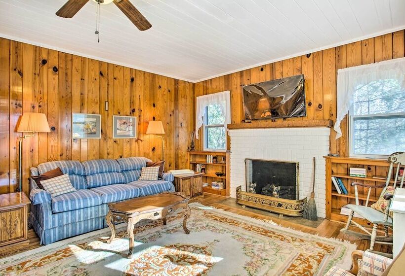 Dog Friendly Hendersonville Cabin: Deck & Views