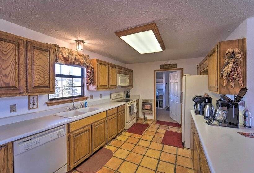 New Mexico Cabin Hideaway W/ Eagle Nest Lake Views