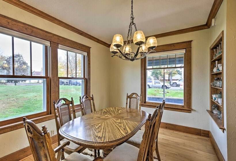 Historic Cumberland Home On Beaver Dam Lake!