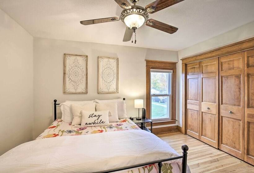 Historic Cumberland Home On Beaver Dam Lake!