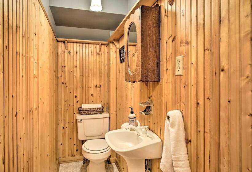 Historic Cumberland Home On Beaver Dam Lake!