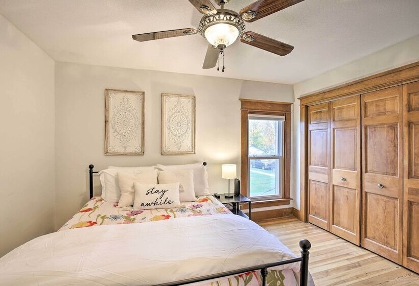 Historic Cumberland Home On Beaver Dam Lake!